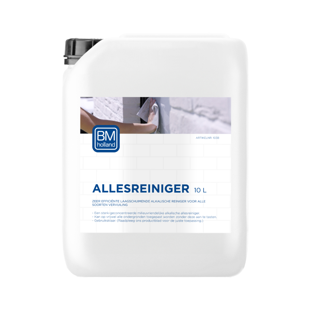 Een witte emmer van 10 liter BM Allesreiniger met een zwarte dop, waarop een etiket is afgebeeld waarop een persoon te zien is die met een spons een wit betegelde muur schoonmaakt.